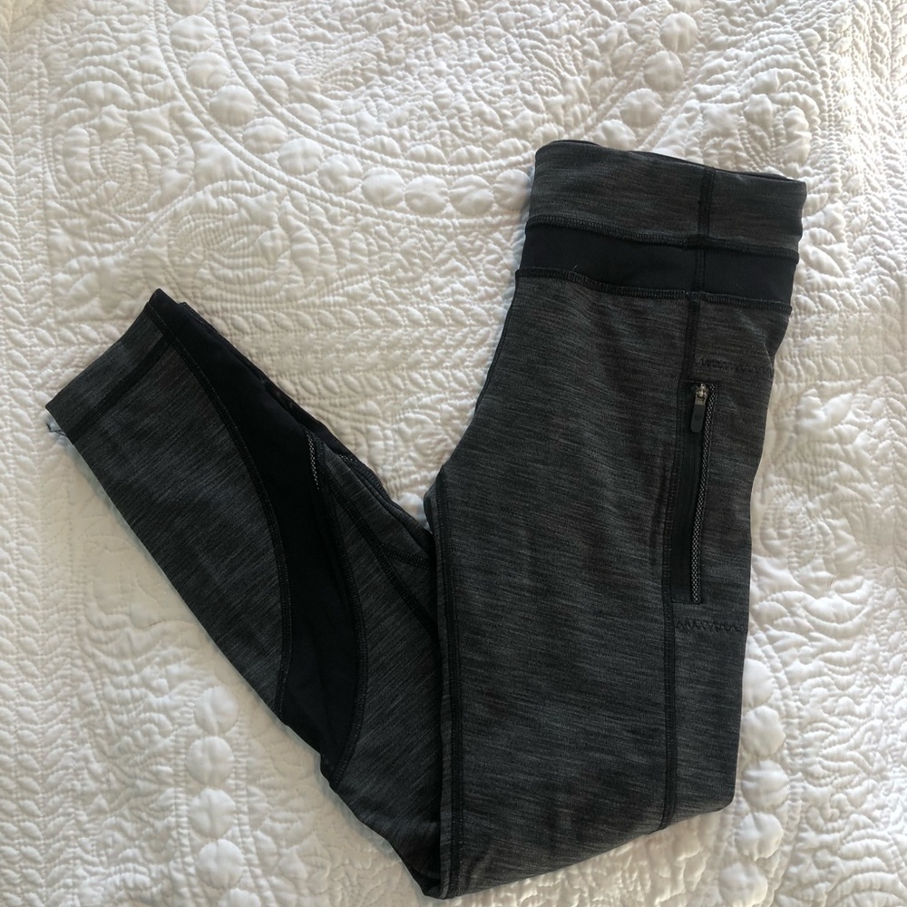 Lululemon leggings with mesh and zippers
